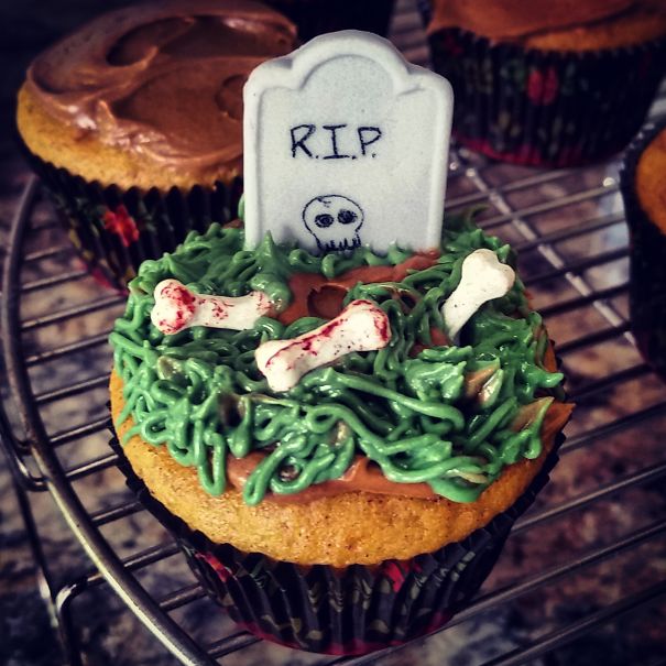 My Graveyard Cupcakes