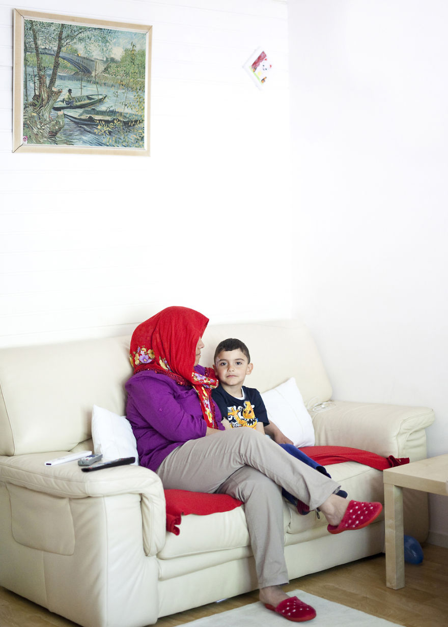 I Photograph Families Around The World To Show How Diverse And Similar We Are