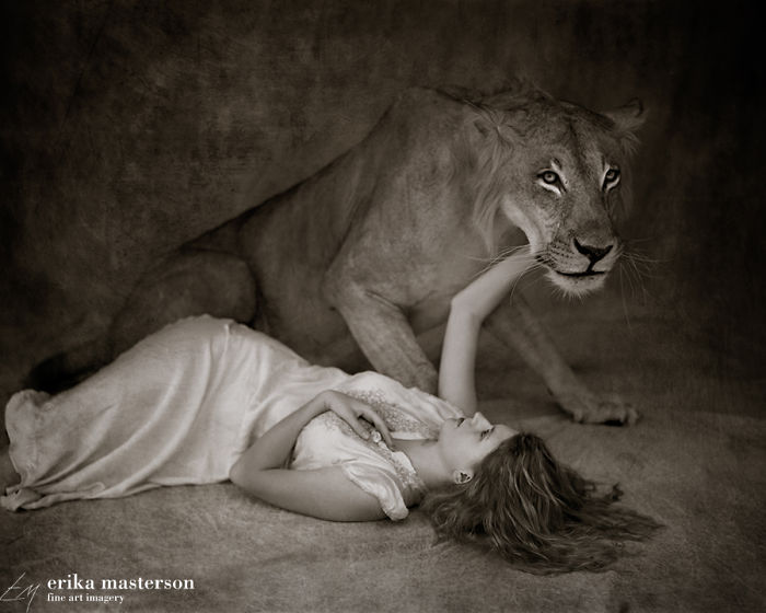 Girls With Taxidermy Animals: I Explore Our Close Relationship With Nature Girls With Taxidermy Animals: I Explore Our Close Relationship With Nature