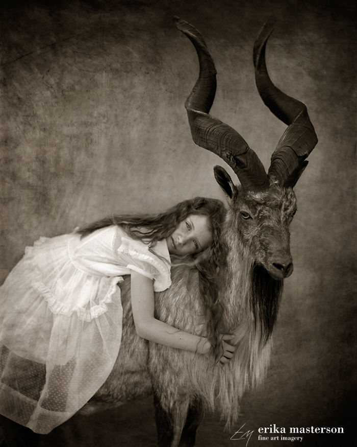 Girls With Taxidermy Animals: I Explore Our Close Relationship With Nature Girls With Taxidermy Animals: I Explore Our Close Relationship With Nature