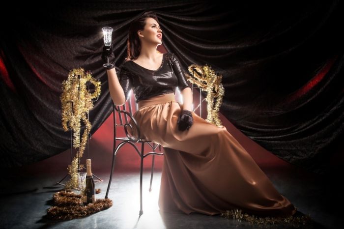 An Exhilarating Pin Up Photo Shoot For This Christmas