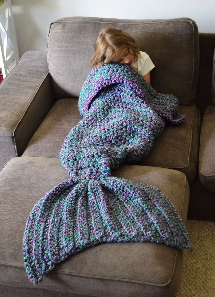 crocheted-mermaid-tail-blankets-melanie-campbell-3 crocheted-mermaid-tail-blankets-melanie-campbell-3