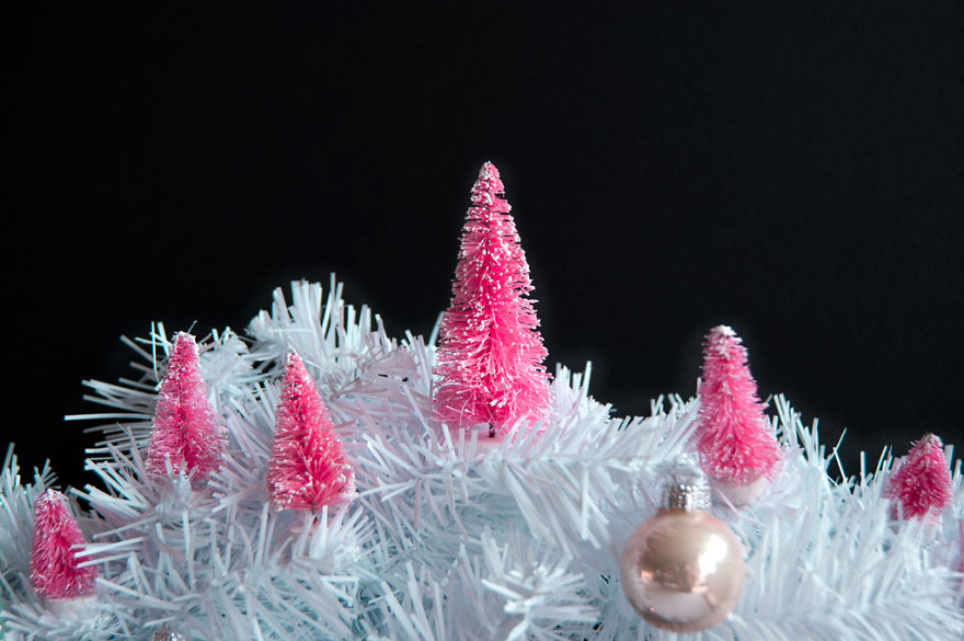 DIY Holiday Wreath: Deck The Halls With Fa La Llamas!