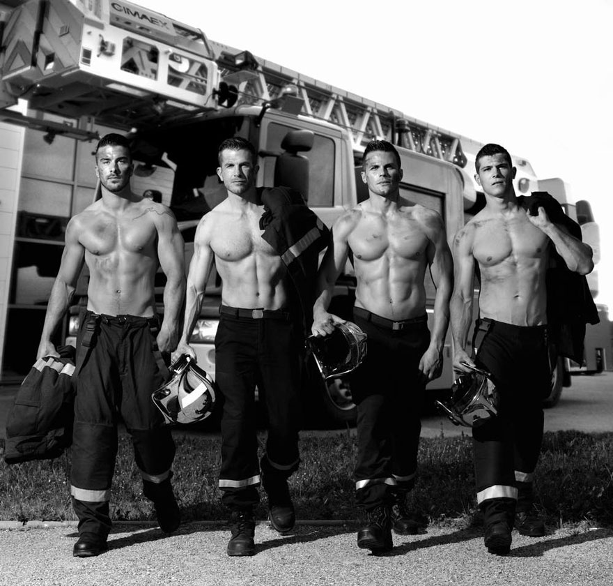 french-firemen-calendar-2016-pompiers-sans-frontieres-fred-goudon-24 french-firemen-calendar-2016-pompiers-sans-frontieres-fred-goudon-24
