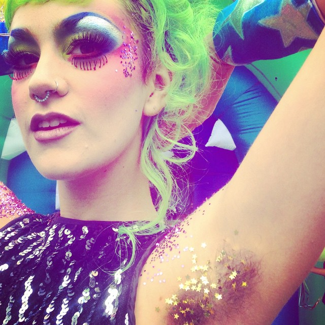 glitter-armpits-women-instagram-7