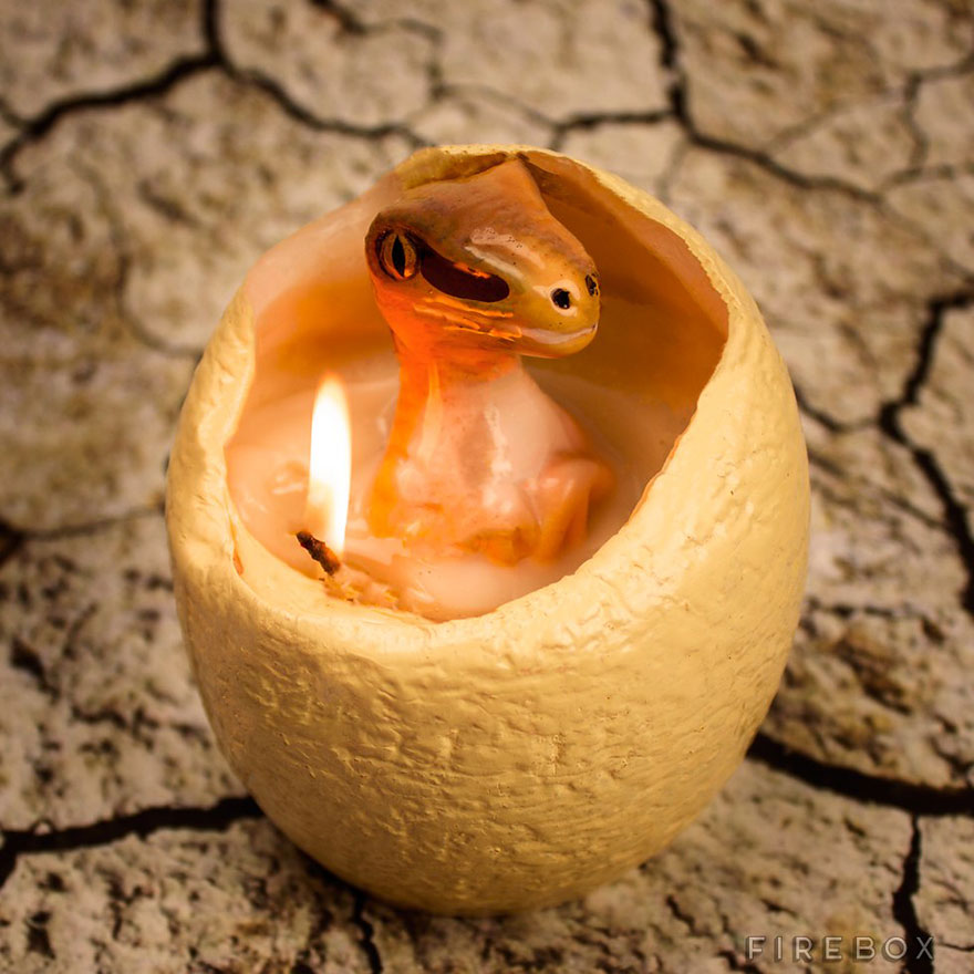 hatching-dinosaur-candle-raptor-firebox-1 hatching-dinosaur-candle-raptor-firebox-1