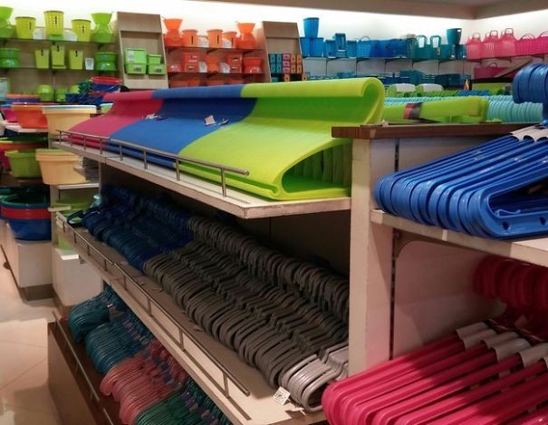 These Perfectly Flush Hangers.