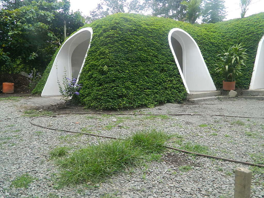 hobbit-holes-eco-friendly-houses-green-magic-homes-24 hobbit-holes-eco-friendly-houses-green-magic-homes-24
