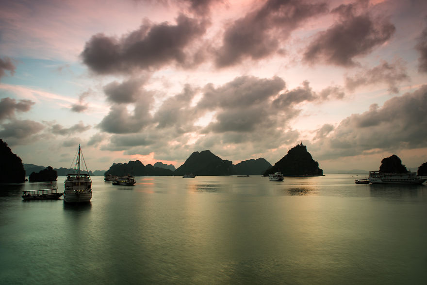 I Capture Spectacular Scenery Contrasts In Halong Bay I Capture Spectacular Scenery Contrasts In Halong Bay
