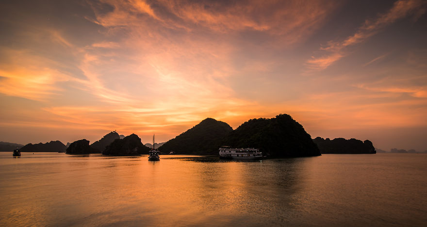 I Capture Spectacular Scenery Contrasts In Halong Bay