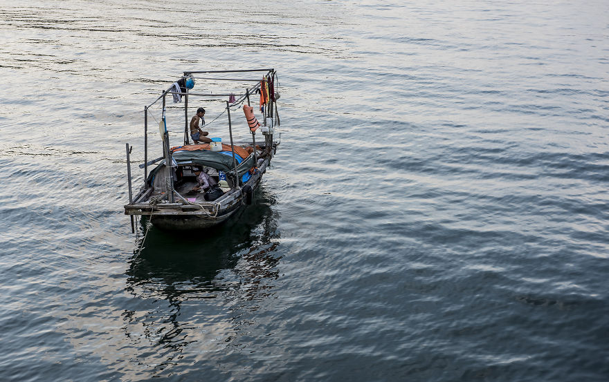 I Capture Spectacular Scenery Contrasts In Halong Bay I Capture Spectacular Scenery Contrasts In Halong Bay