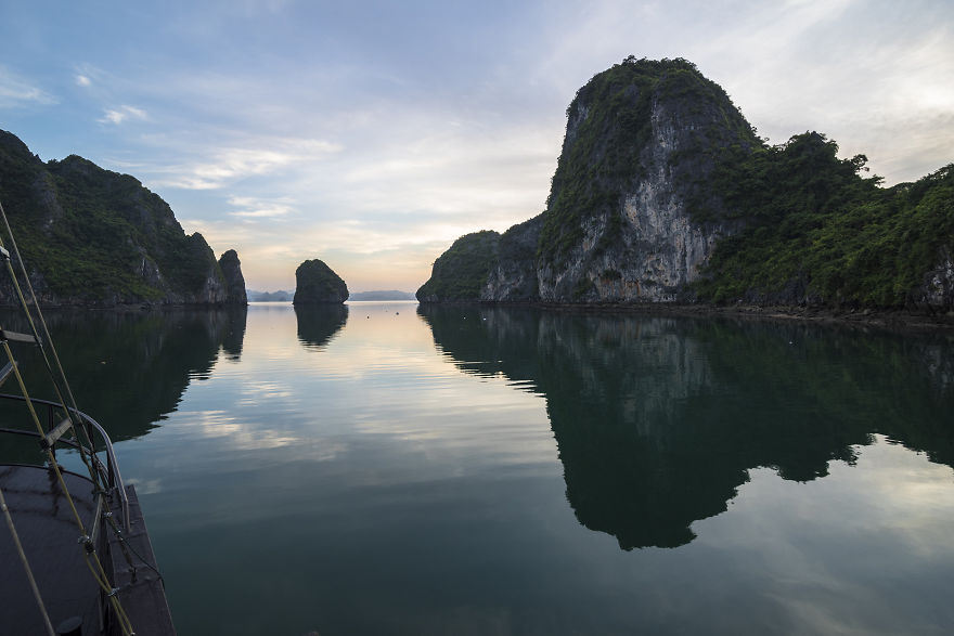 I Capture Spectacular Scenery Contrasts In Halong Bay I Capture Spectacular Scenery Contrasts In Halong Bay