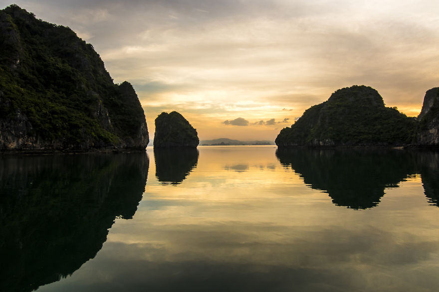 I Capture Spectacular Scenery Contrasts In Halong Bay