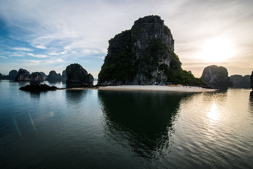 I Capture Spectacular Scenery Contrasts In Halong Bay