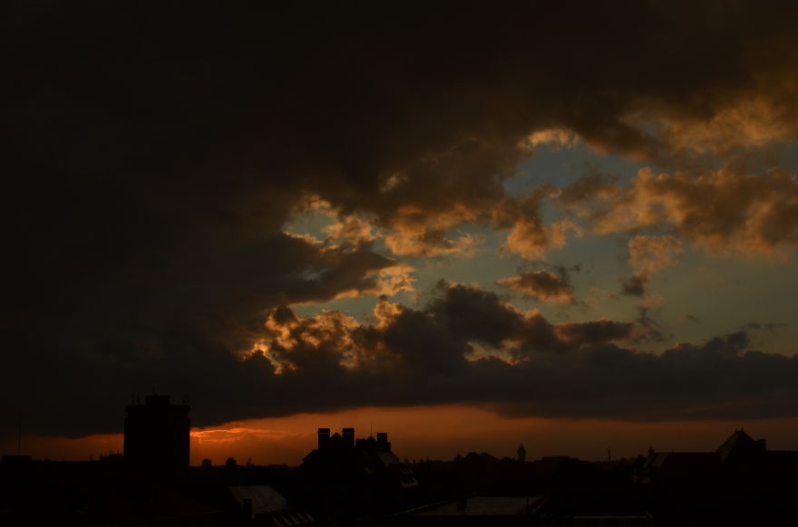 I Captured Powerful Romanian Autumn Sunsets From One Spot