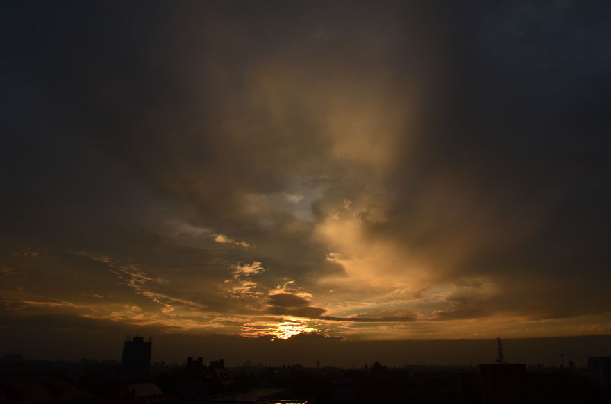 I Captured Powerful Romanian Autumn Sunsets From One Spot