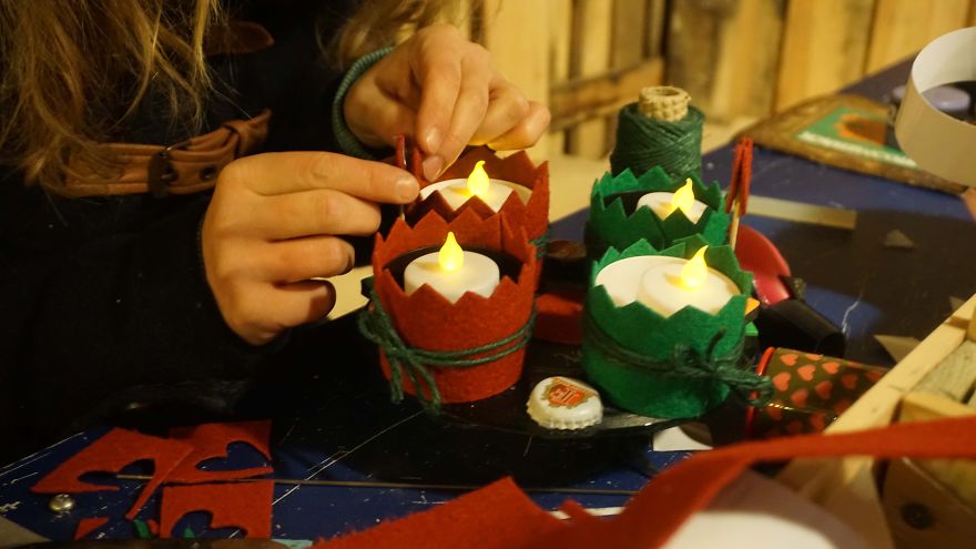 I Made A Recycled Workshop House, Where People Make Their Own Christmas Gifts, And It's Free!