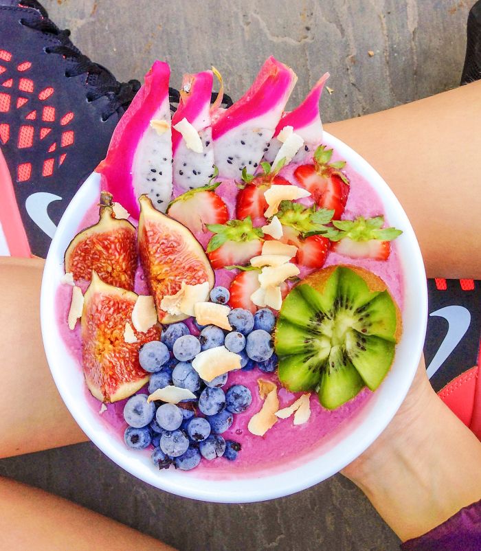 I Make Healthy Breakfast Smoothie Bowls