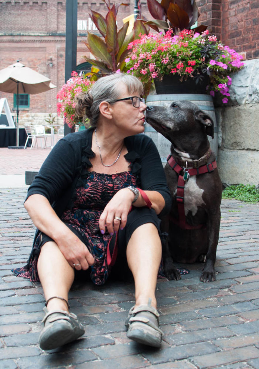 I Photographed Over 200 Families With Rescued Dogs To Inspire Others To Adopt