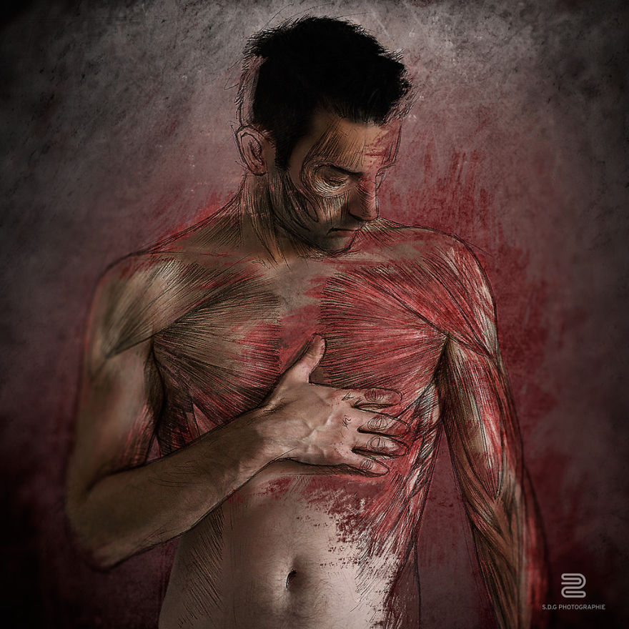 I Study Human Muscles By Drawing Them On My Selfies