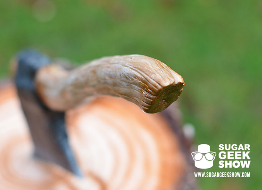 lumberjack-tree-trunk-cake-axe-sugar-geek-show-1