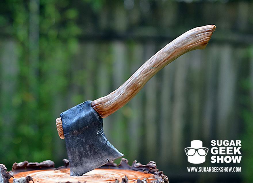 lumberjack-tree-trunk-cake-axe-sugar-geek-show-2
