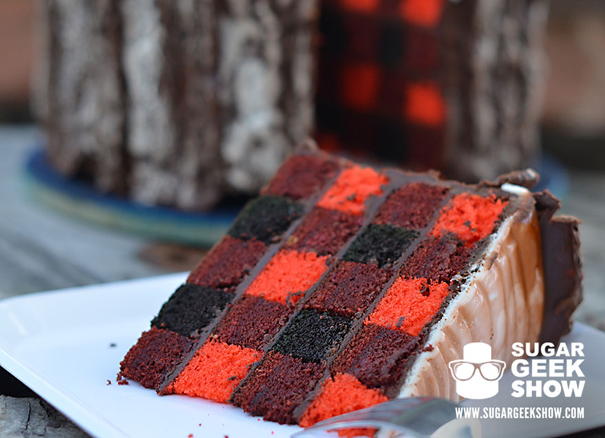 lumberjack-tree-trunk-cake-axe-sugar-geek-show-9