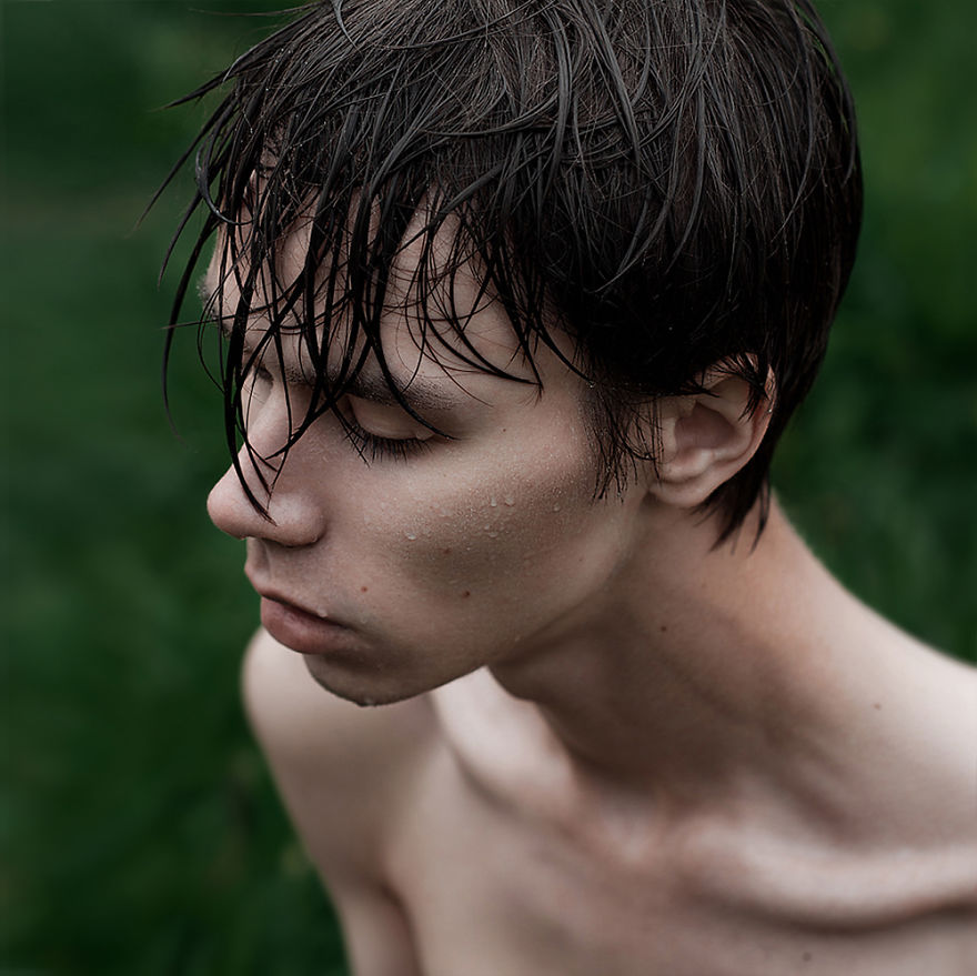 Moscow Based Photographer Creates Portraits Inspired By Dreams