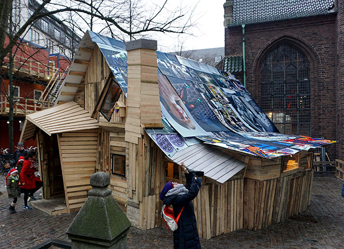 I Made A Recycled Workshop House, Where People Make Their Own Christmas Gifts, And It’s Free!