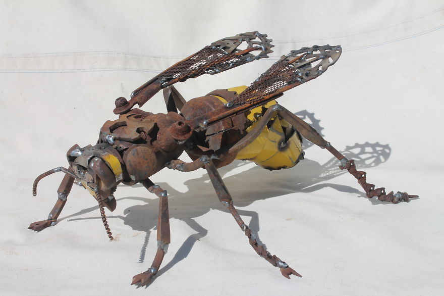 I Turn Scrap Metal Into Animals