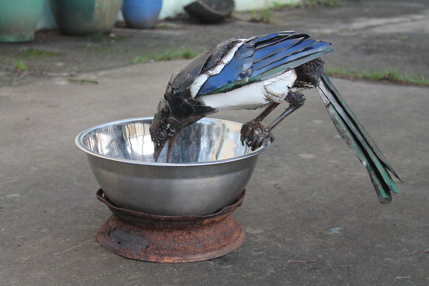 I Turn Scrap Metal Into Animals