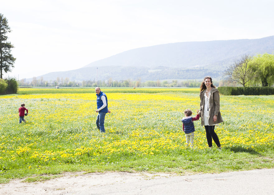 I Photograph Families Around The World To Show How Diverse And Similar We Are