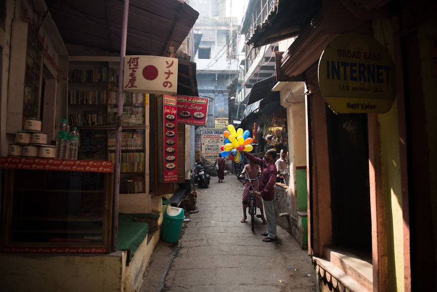 Everyday Life In The City Of Varanasi That I Captured During My Travels