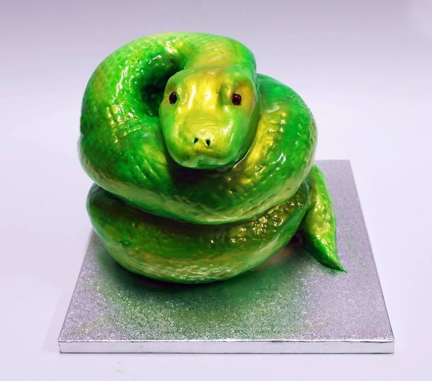 Being A Cake Sculptor: I'm Asked To Make Everything From Drunk Barbie To Game Of Thrones Meets Being A Cake Sculptor: I'm Asked To Make Everything From Drunk Barbie To Game Of Thrones Meets