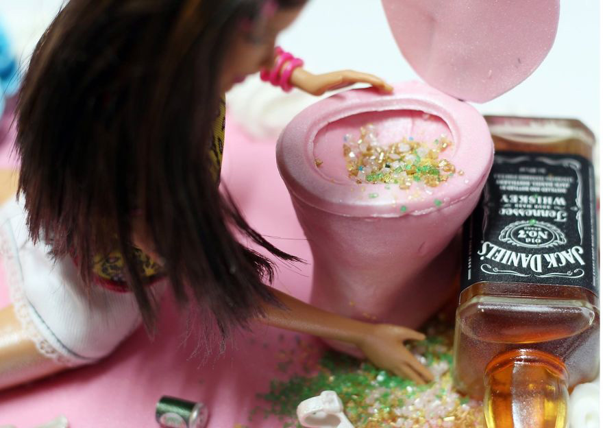 Being A Cake Sculptor: I'm Asked To Make Everything From Drunk Barbie To Game Of Thrones Meets Being A Cake Sculptor: I'm Asked To Make Everything From Drunk Barbie To Game Of Thrones Meets