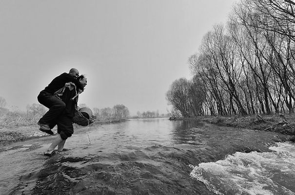 Blind Man And Armless Friend Plant 10,000 Trees