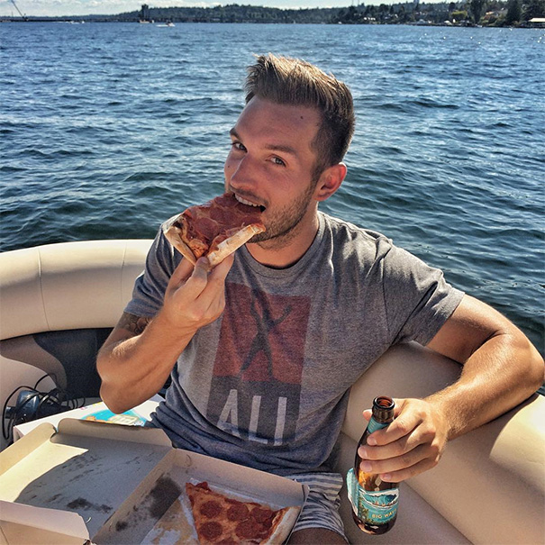 eating-pizza-travel-around-the-world-phil-duncan-travel-slice-41