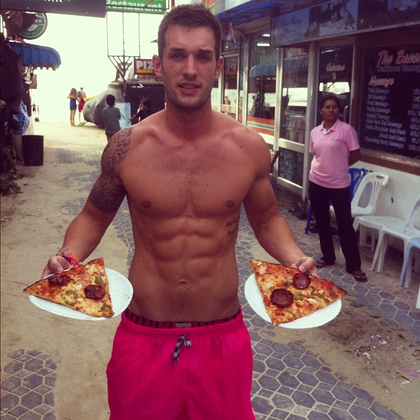 eating-pizza-travel-around-the-world-phil-duncan-travel-slice-66 eating-pizza-travel-around-the-world-phil-duncan-travel-slice-66