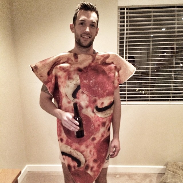 eating-pizza-travel-around-the-world-phil-duncan-travel-slice-7