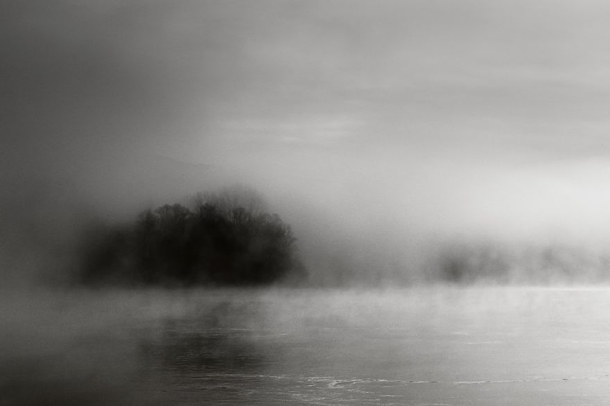 The Beauty Of Winter Captured In Minimalist Pictures