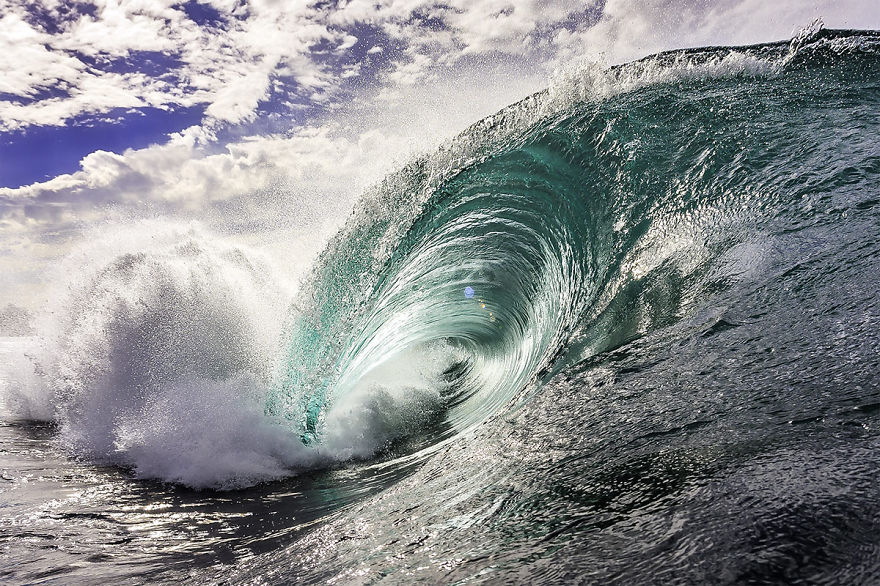 Experience The Natural Beauty And Power Of The Ocean Through These Impressive Images