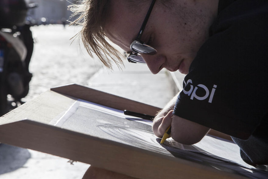 I Was Born Without Arms But I Still Manage To Fulfill My Dream Of Drawing Realistic Paintings I Was Born Without Arms But I Still Manage To Fulfill My Dream Of Drawing Realistic Paintings