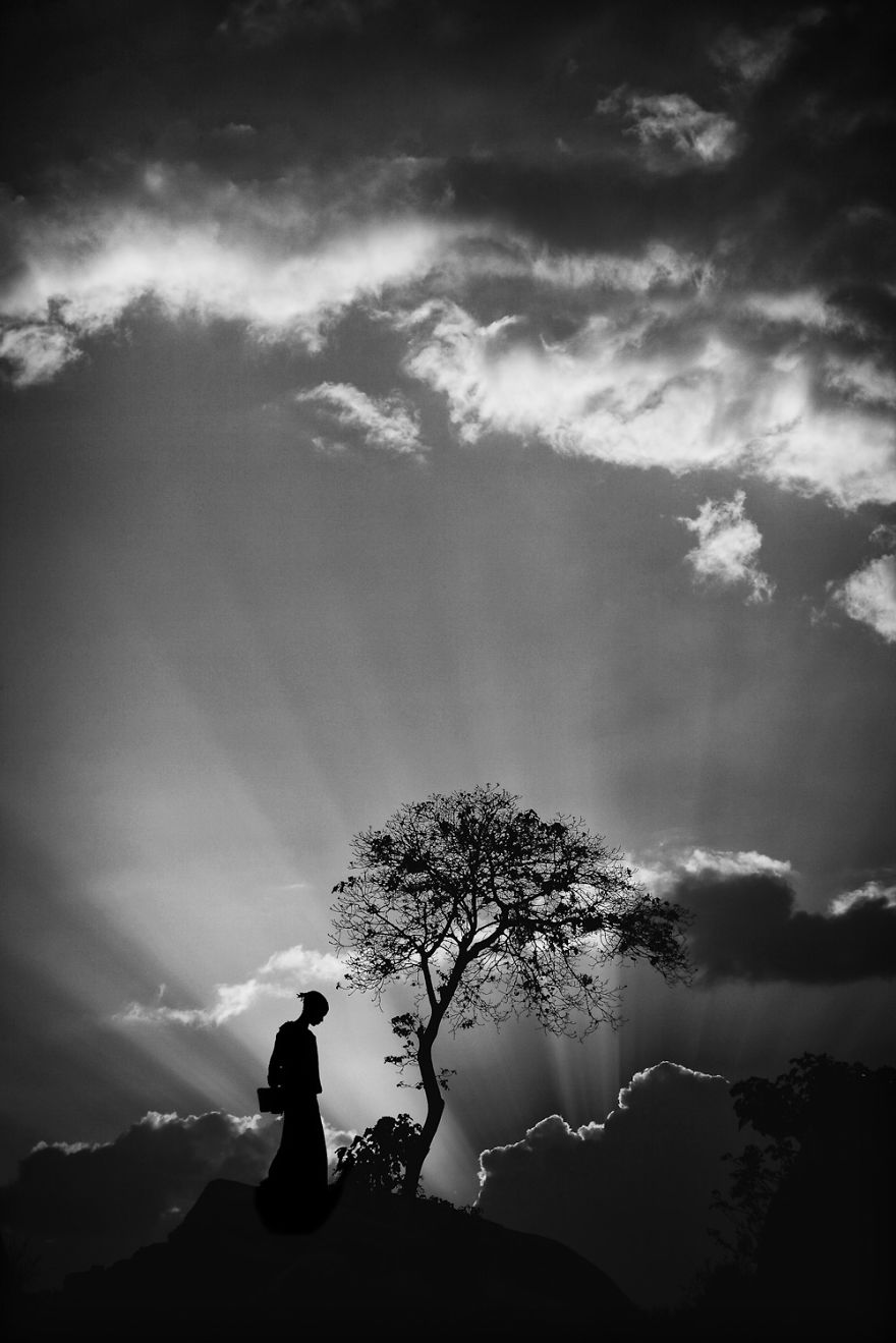 German Photographer Documented His 350 Miles Trek On Three Donkeys Around The Most Remote Places In Africa German Photographer Documented His 350 Miles Trek On Three Donkeys Around The Most Remote Places In Africa