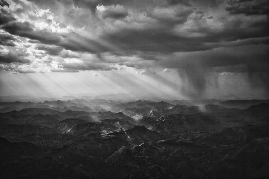 German Photographer Documented His 350 Miles Trek On Three Donkeys Around The Most Remote Places In Africa German Photographer Documented His 350 Miles Trek On Three Donkeys Around The Most Remote Places In Africa
