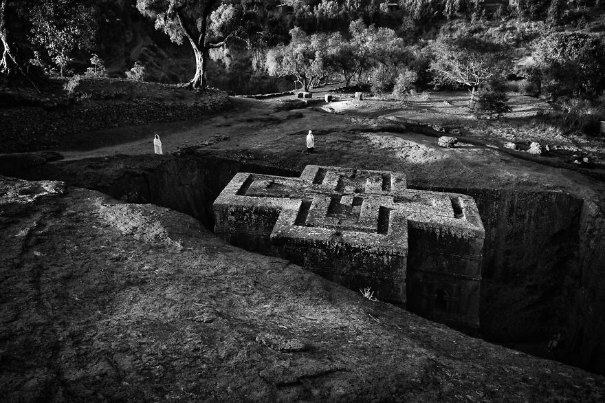 German Photographer Documented His 350 Miles Trek On Three Donkeys Around The Most Remote Places In Africa German Photographer Documented His 350 Miles Trek On Three Donkeys Around The Most Remote Places In Africa