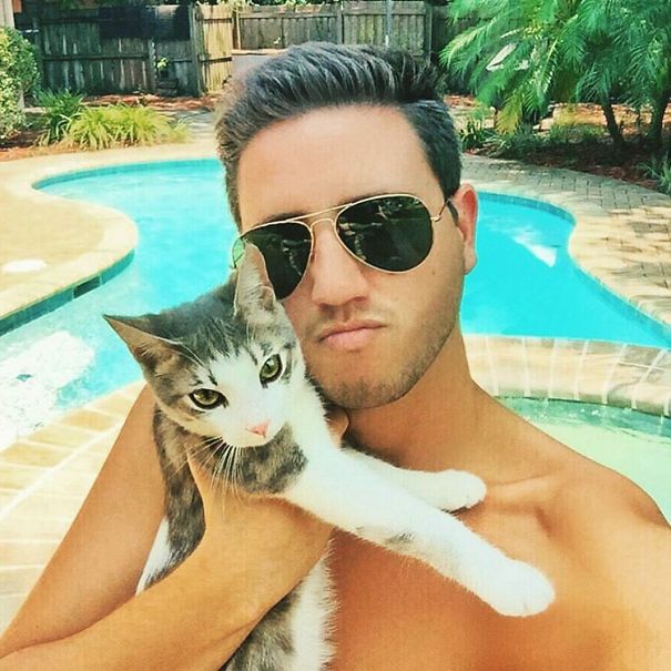 Hot Dudes With Kittens