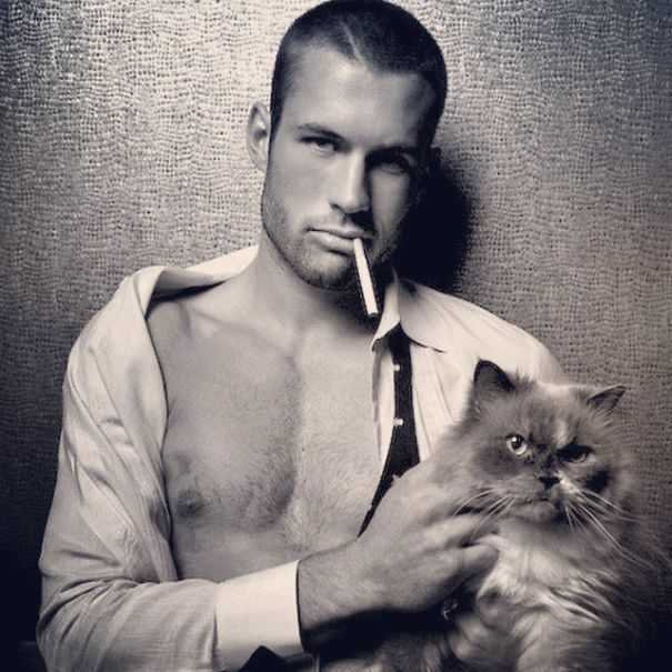 Hot Dudes With Kittens