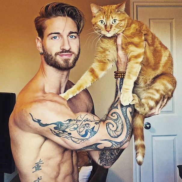 Hot Dudes With Kittens