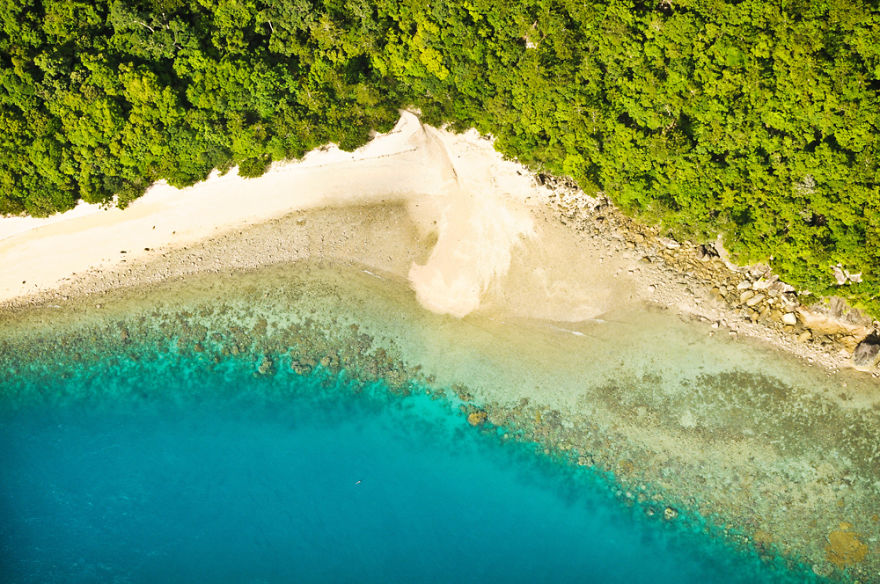 I Captured Breathtaking Sea And Sand Patterns From A Helicopter (Can You Find The Hidden Dolphin?) I Captured Breathtaking Sea And Sand Patterns From A Helicopter (Can You Find The Hidden Dolphin?)