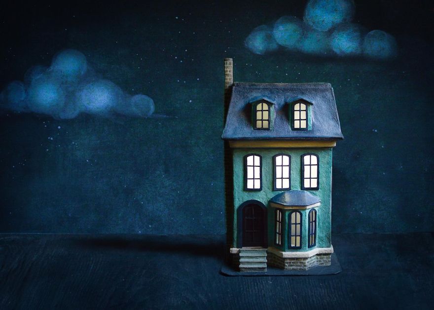 I Created A Victorian Dollhouse Out Of An Old Shipping Carton I Created A Victorian Dollhouse Out Of An Old Shipping Carton